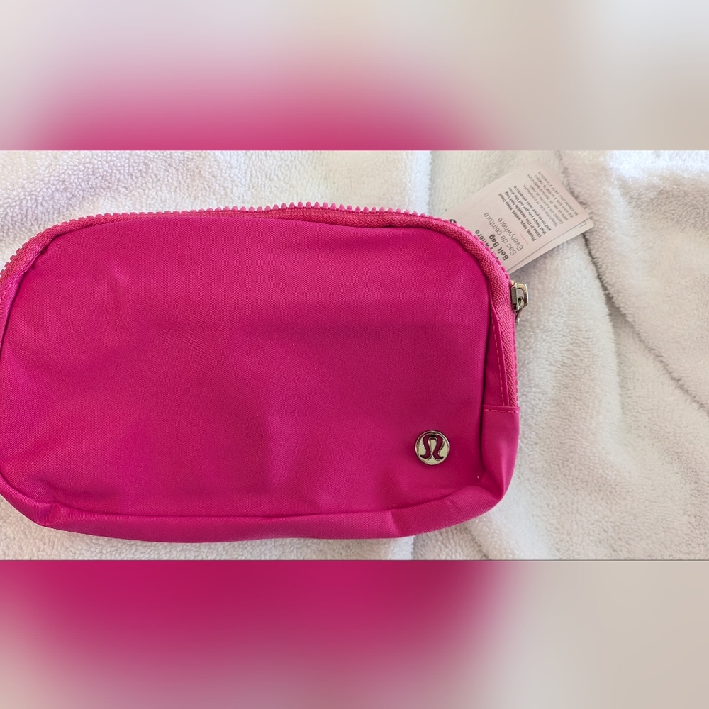 Lululemon Everywhere Belt Bag